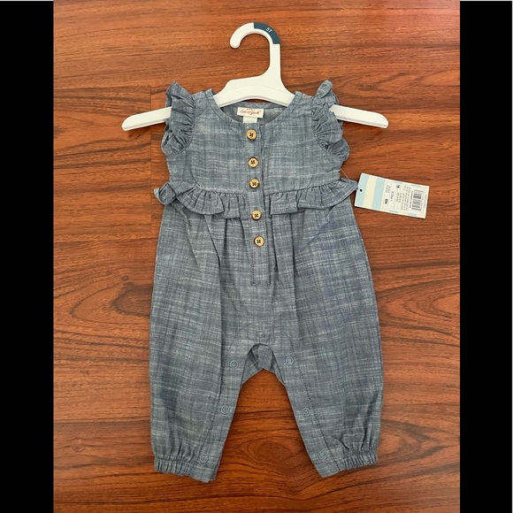 Cat & Jack Other - NWT newborn chambray romper